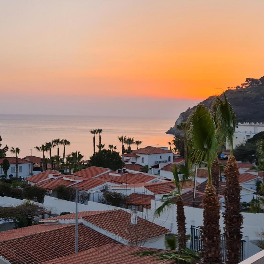 Ninfa Sul Mare Apartments 50 M E T R I Dal Mare Best Breakfast And Free Parking Capo Vaticano Eksteriør billede