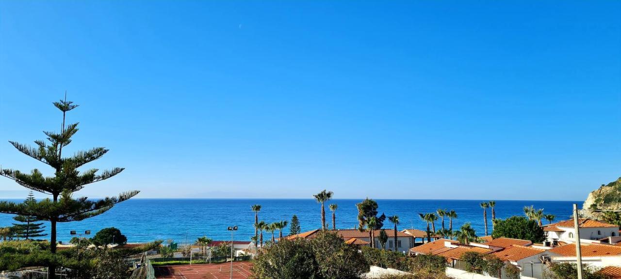 Ninfa Sul Mare Apartments 50 M E T R I Dal Mare Best Breakfast And Free Parking Capo Vaticano Eksteriør billede