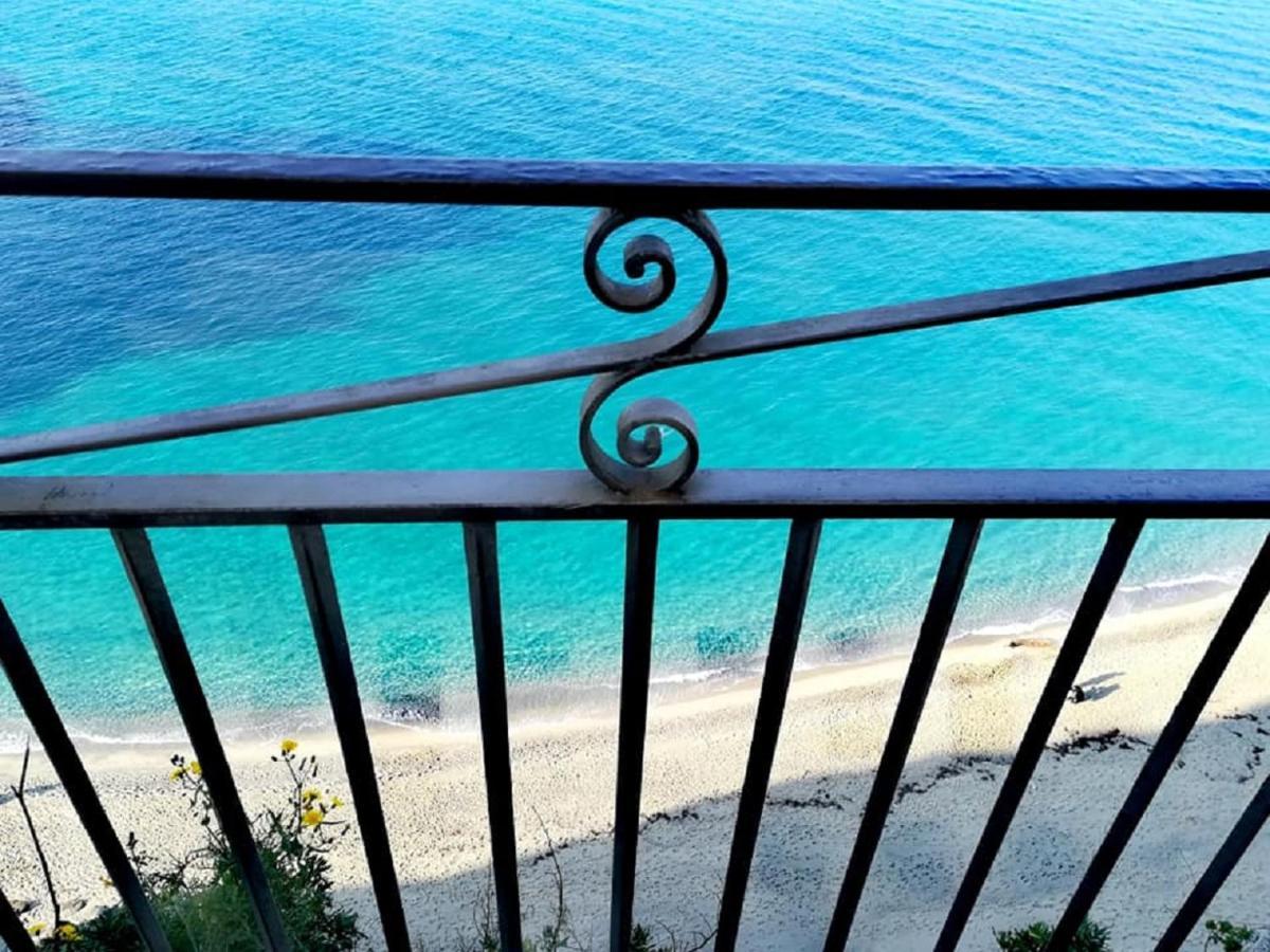 Ninfa Sul Mare Apartments 50 M E T R I Dal Mare Best Breakfast And Free Parking Capo Vaticano Eksteriør billede