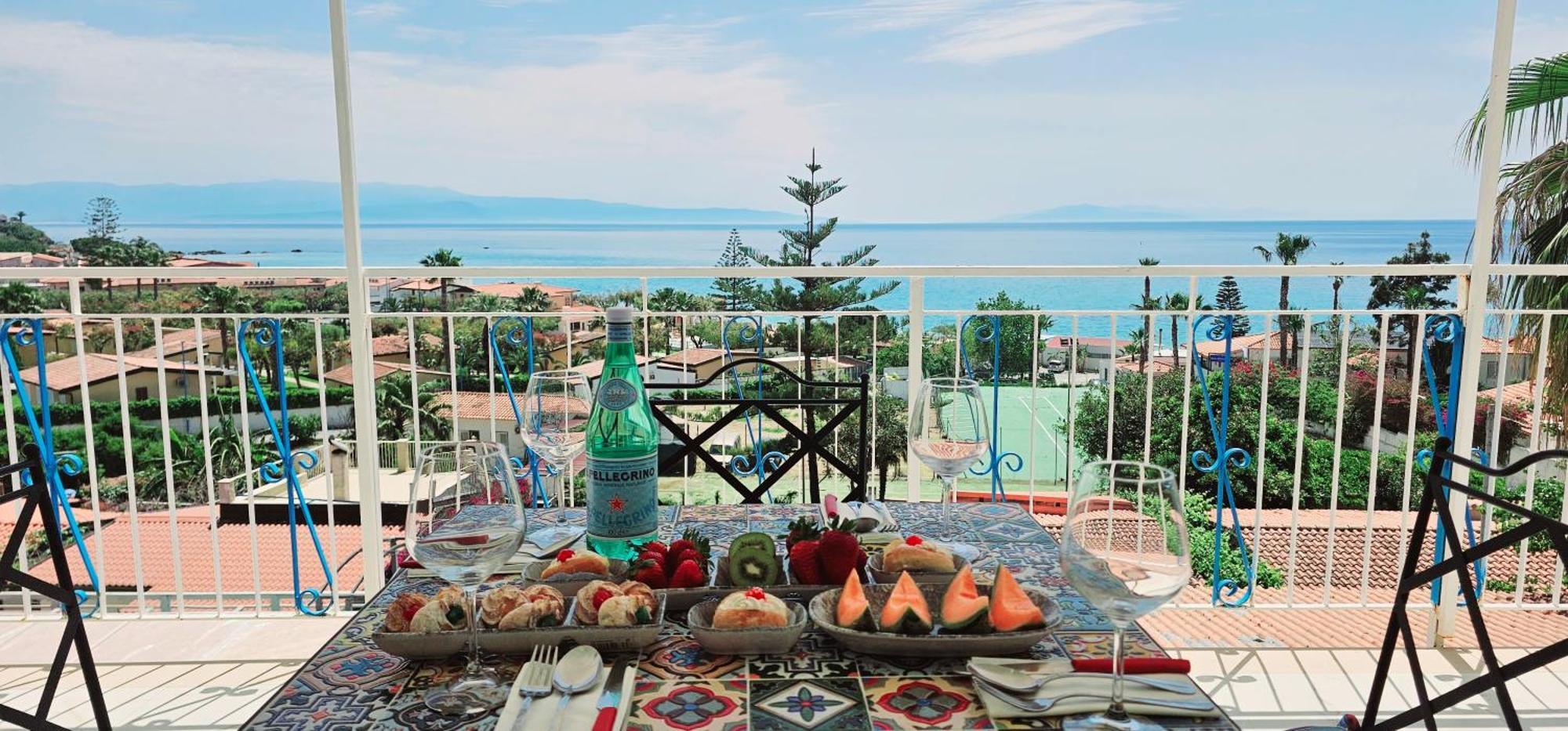 Ninfa Sul Mare Apartments 50 M E T R I Dal Mare Best Breakfast And Free Parking Capo Vaticano Eksteriør billede